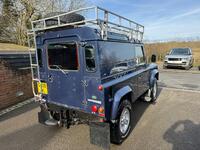 LAND ROVER DEFENDER