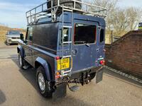 LAND ROVER DEFENDER