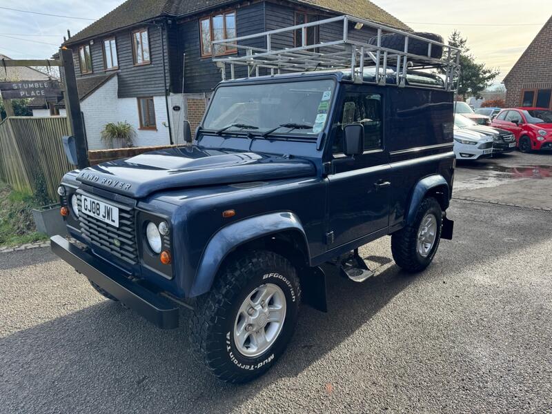 LAND ROVER DEFENDER