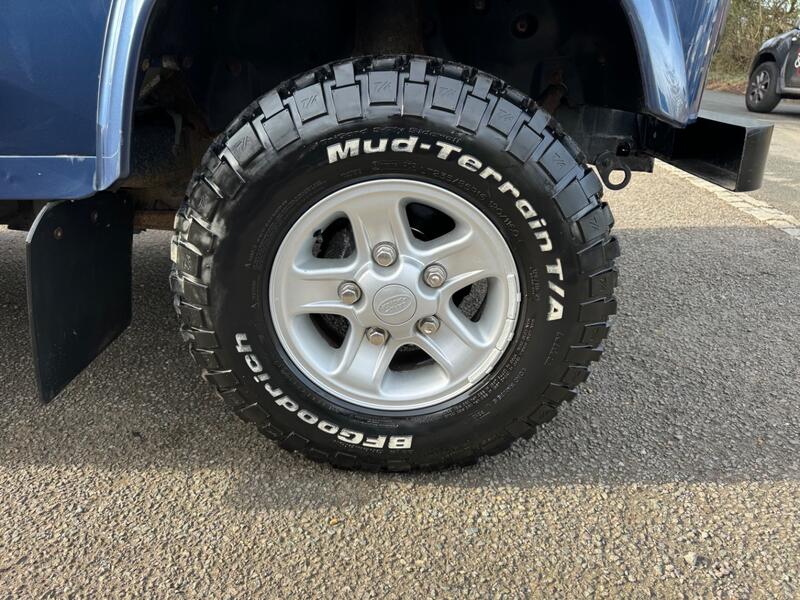 LAND ROVER DEFENDER