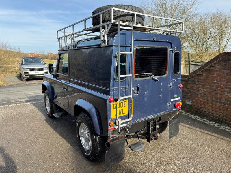 LAND ROVER DEFENDER
