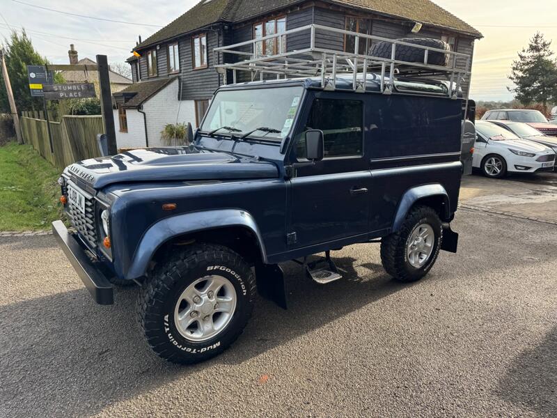 LAND ROVER DEFENDER