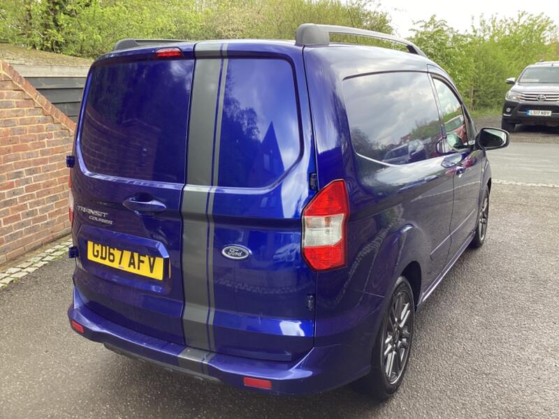 FORD TRANSIT COURIER