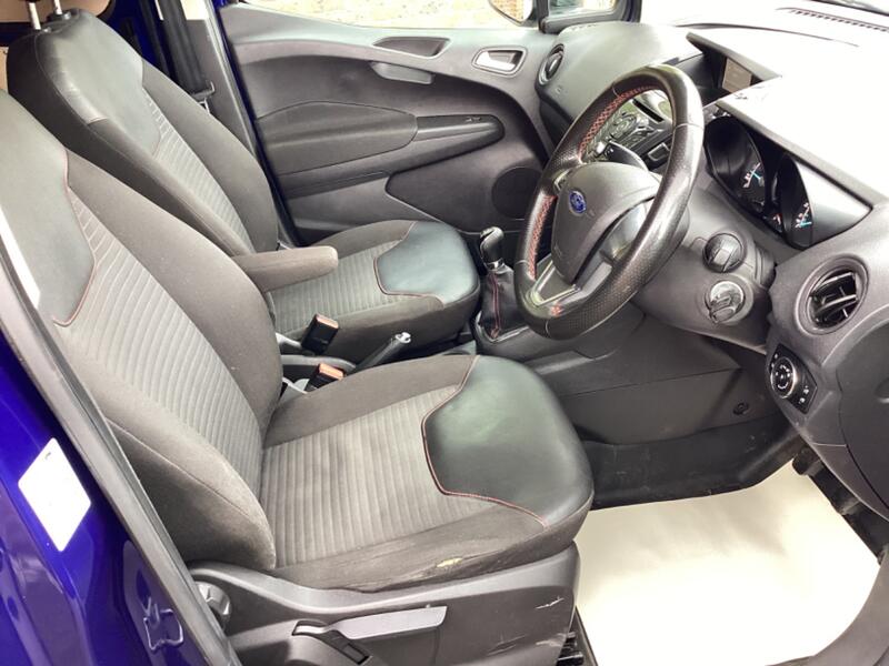 FORD TRANSIT COURIER