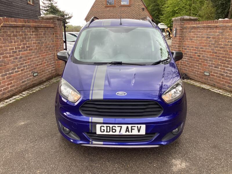 FORD TRANSIT COURIER