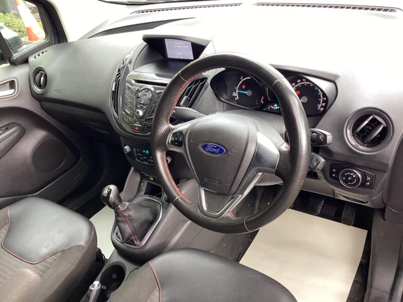 FORD TRANSIT COURIER