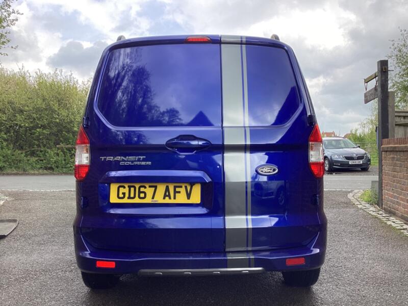 FORD TRANSIT COURIER
