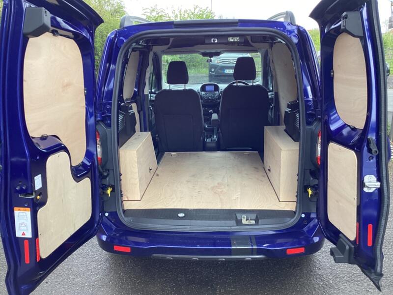 FORD TRANSIT COURIER