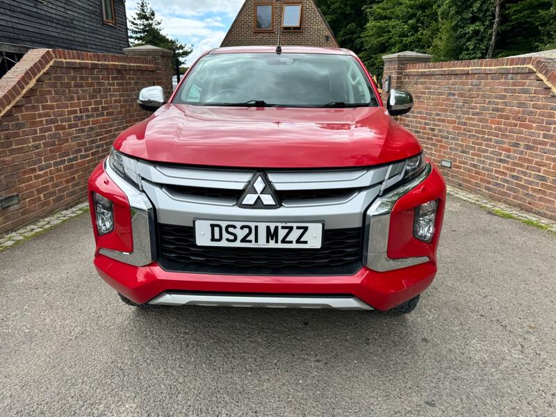 MITSUBISHI L200