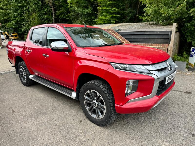 MITSUBISHI L200