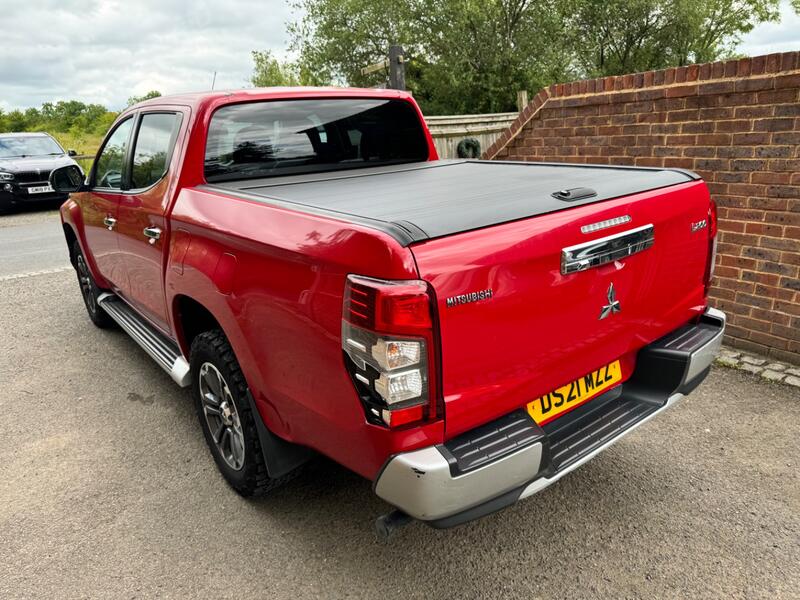 MITSUBISHI L200
