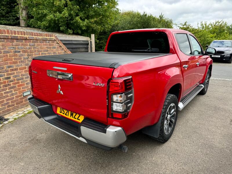 MITSUBISHI L200