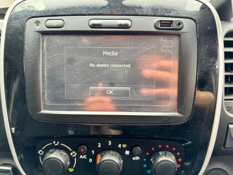 RENAULT TRAFIC
