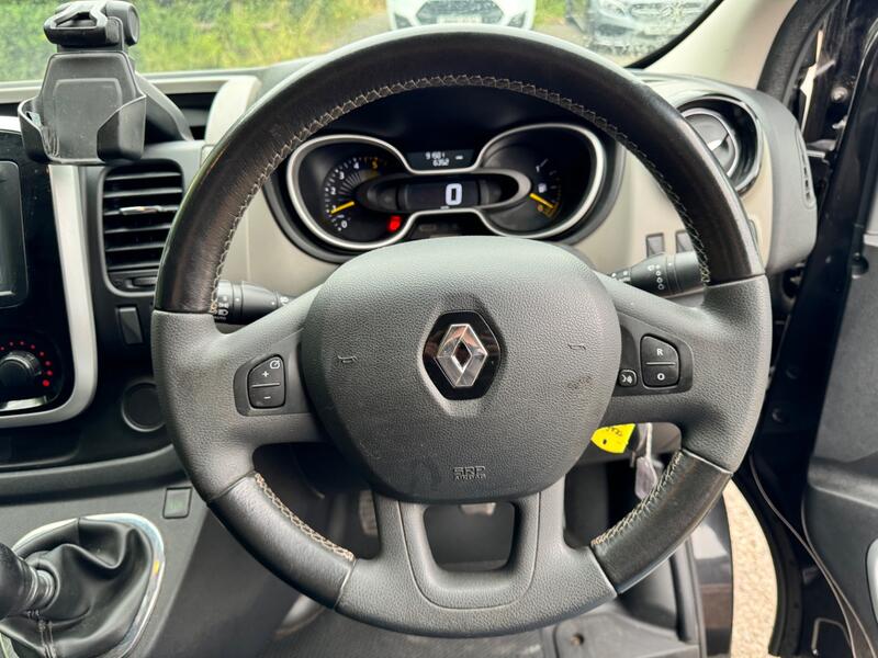 RENAULT TRAFIC