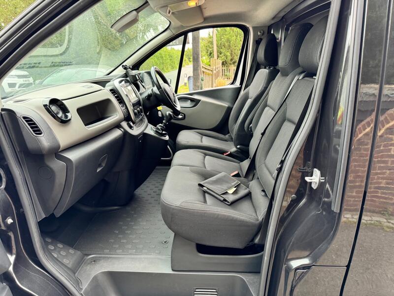 RENAULT TRAFIC