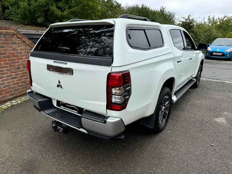 MITSUBISHI L200