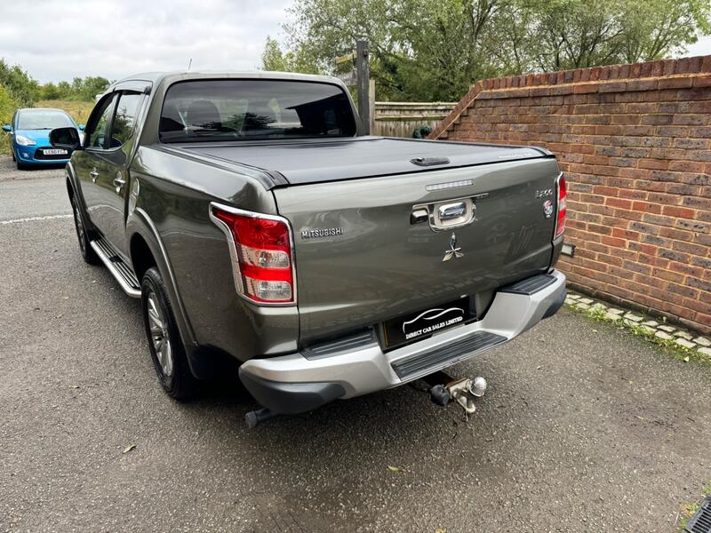 MITSUBISHI L200