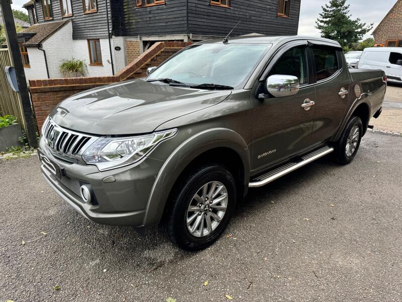 MITSUBISHI L200