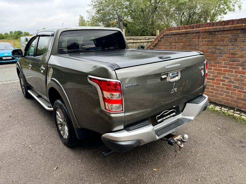 MITSUBISHI L200
