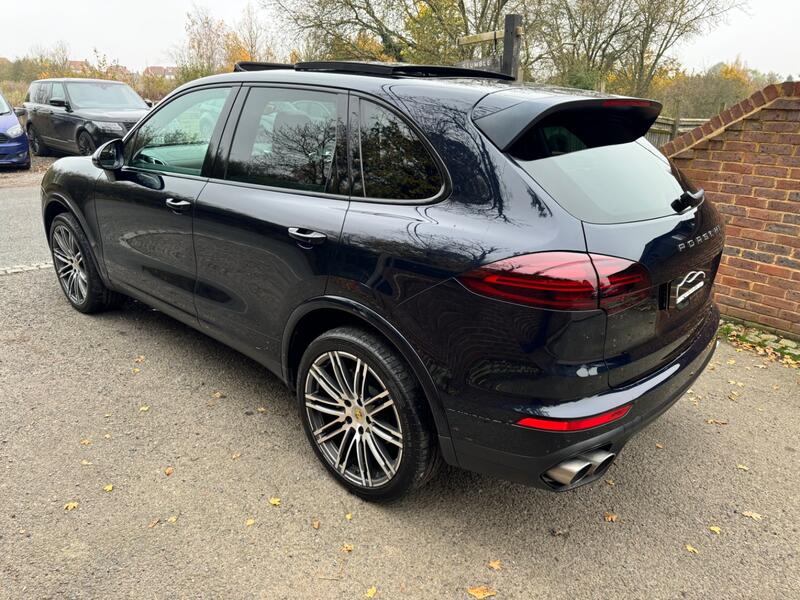 PORSCHE CAYENNE