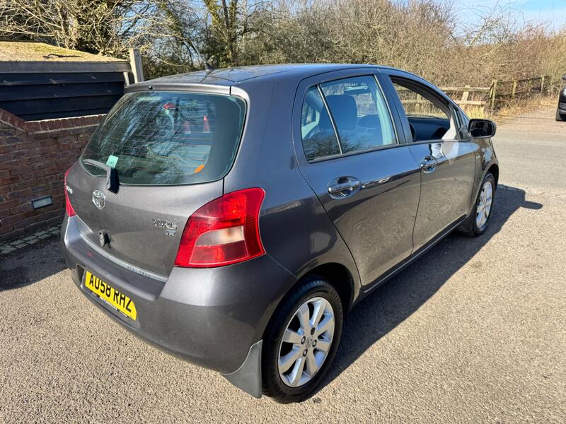 TOYOTA YARIS