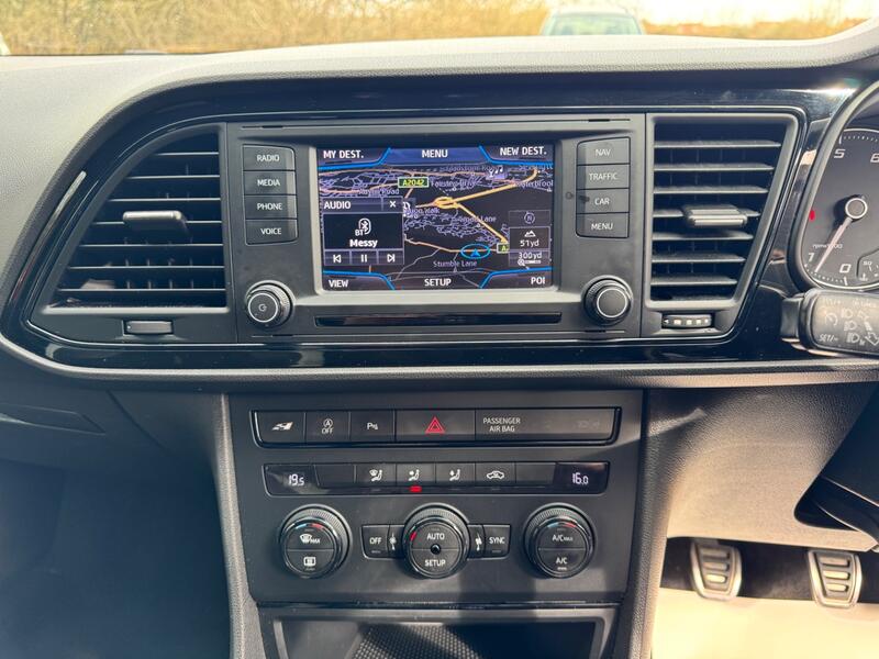 SEAT LEON