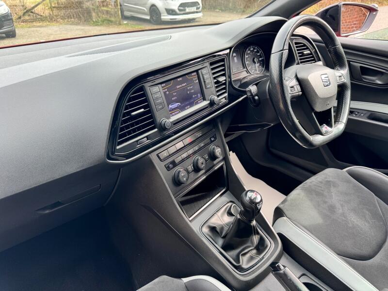 SEAT LEON