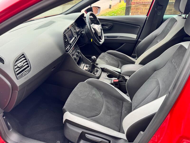 SEAT LEON