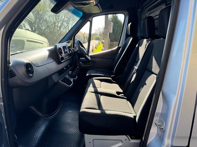 MERCEDES-BENZ SPRINTER