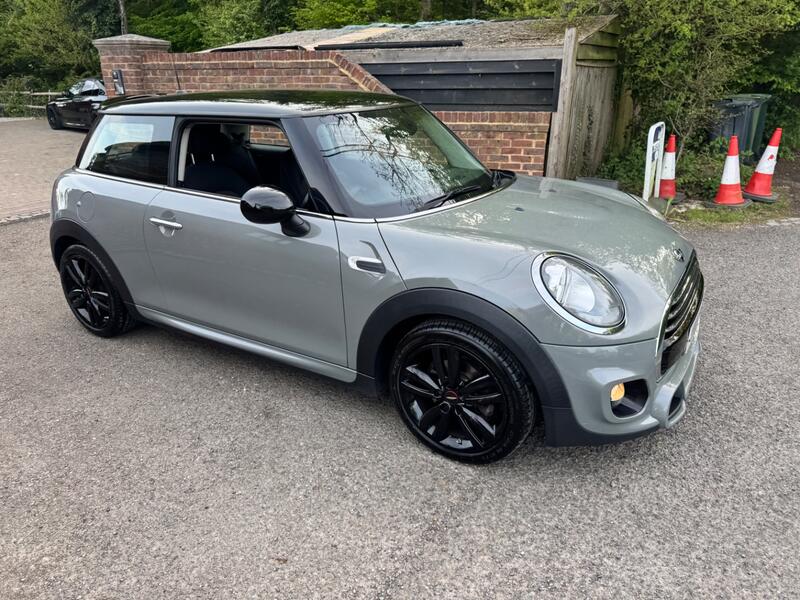 MINI HATCH