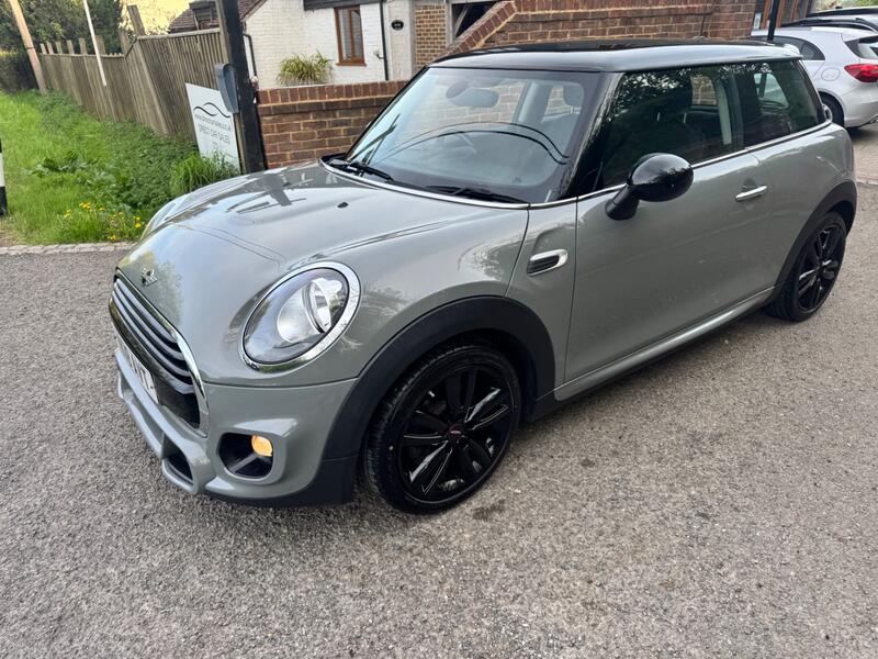 MINI HATCH