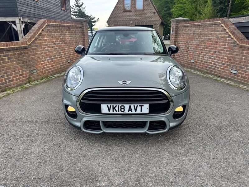 MINI HATCH