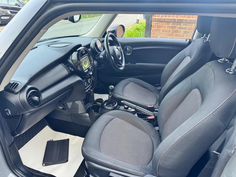 MINI HATCH