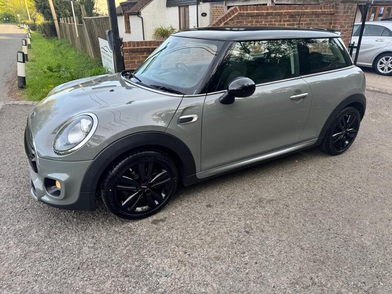 MINI HATCH