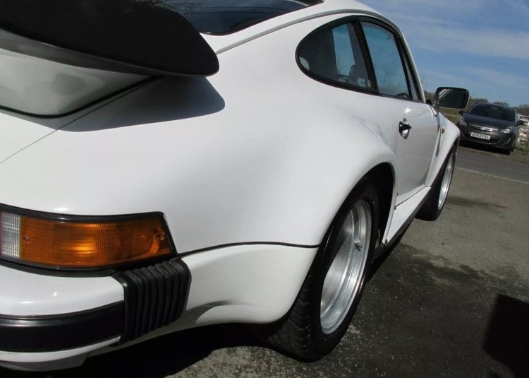 PORSCHE 911 CLASSIC