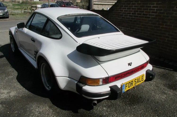 PORSCHE 911 CLASSIC