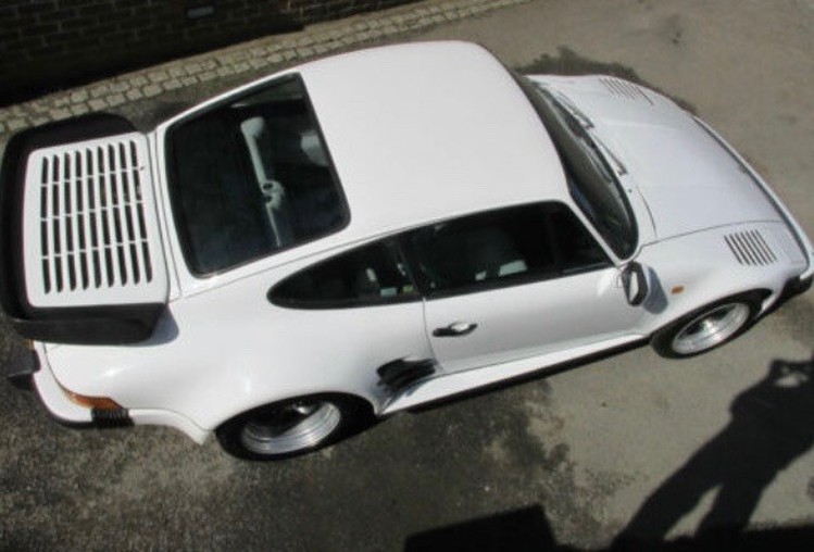PORSCHE 911 CLASSIC