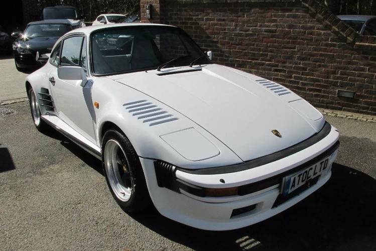 PORSCHE 911 CLASSIC