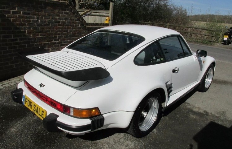 PORSCHE 911 CLASSIC