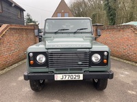 LAND ROVER DEFENDER 110