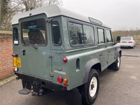 LAND ROVER DEFENDER 110