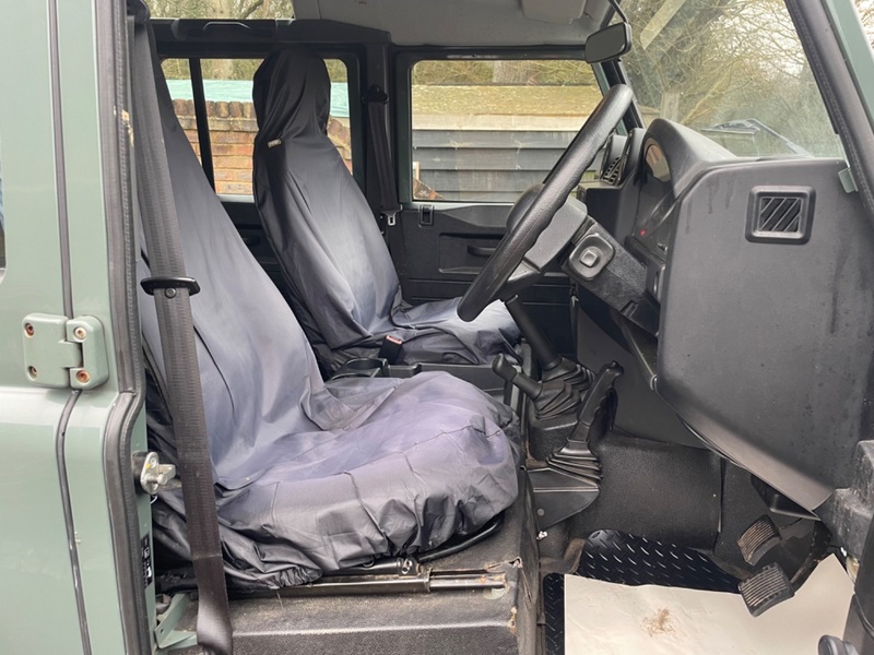 LAND ROVER DEFENDER 110