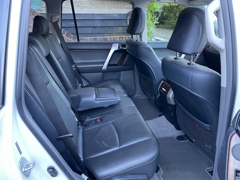 TOYOTA LAND CRUISER
